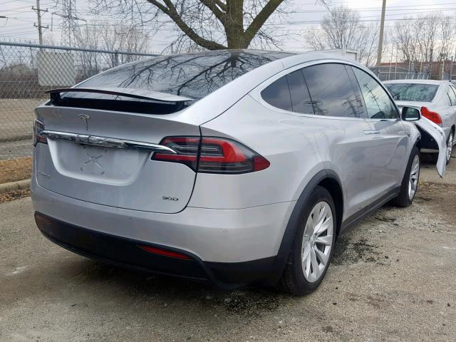 5YJXCBE26GF008031 - 2016 TESLA MODEL X SILVER photo 4