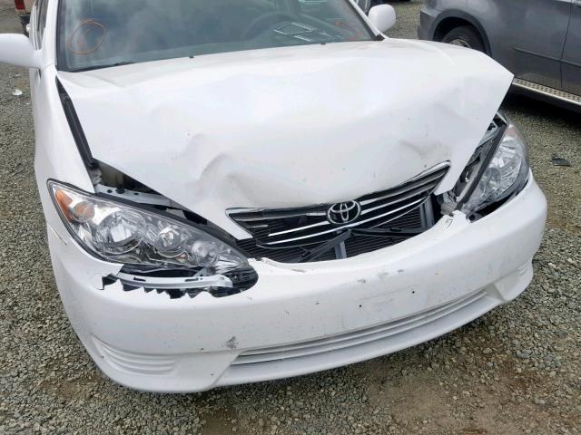 4T1BE32K15U387129 - 2005 TOYOTA CAMRY LE WHITE photo 9