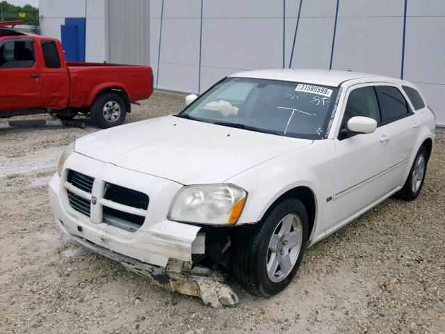 2D4FV47V16H510983 - 2006 DODGE MAGNUM SXT WHITE photo 2