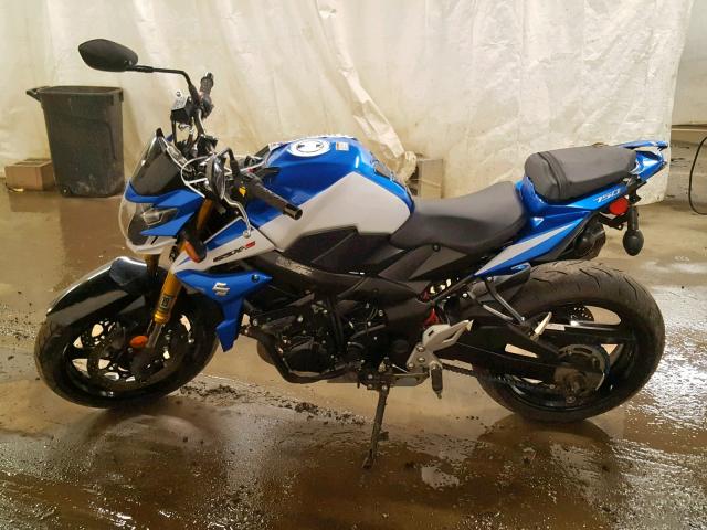 JS1GR7NA5F2102030 - 2015 SUZUKI GSX-S750 BLUE photo 9