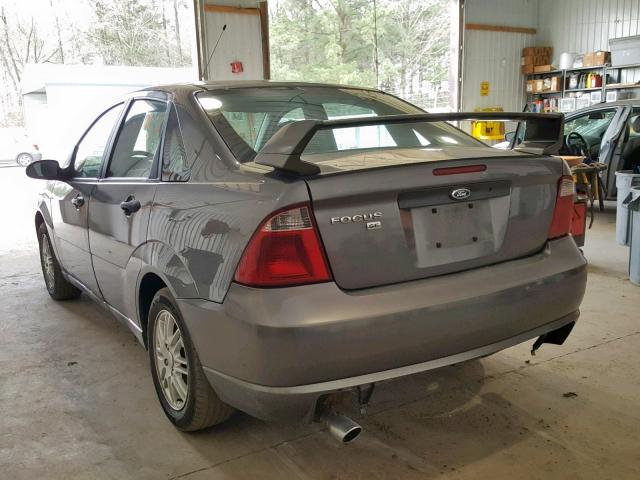 1FAFP34N97W118428 - 2007 FORD FOCUS ZX4 GRAY photo 3