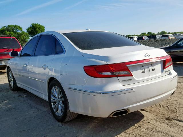 KMHFC4DF8BA517935 - 2011 HYUNDAI AZERA GLS WHITE photo 3