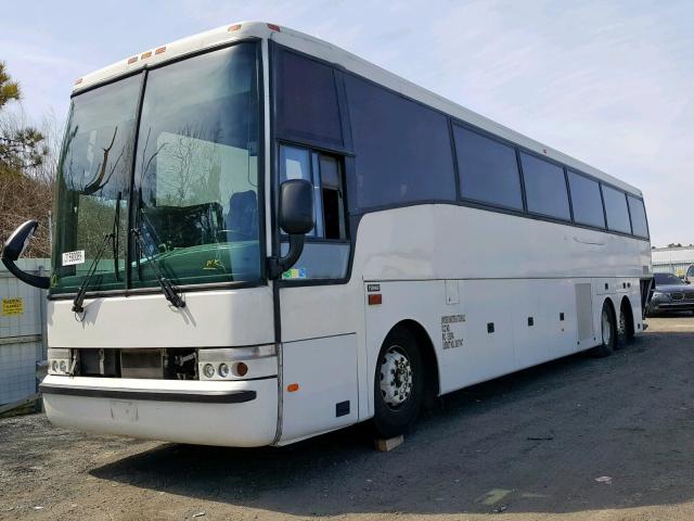 YE2TC12B3Y2043875 - 2000 VAN HOOL T2100 WHITE photo 2