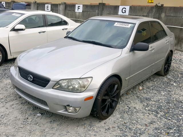 JTHBD192920053059 - 2002 LEXUS IS 300 GRAY photo 2