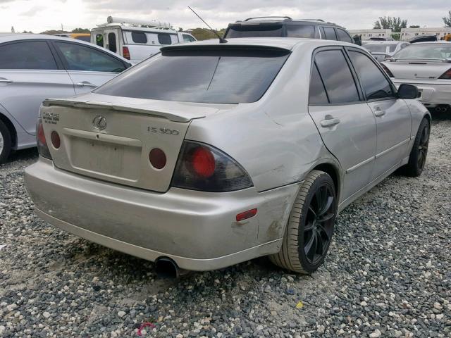 JTHBD192920053059 - 2002 LEXUS IS 300 GRAY photo 4