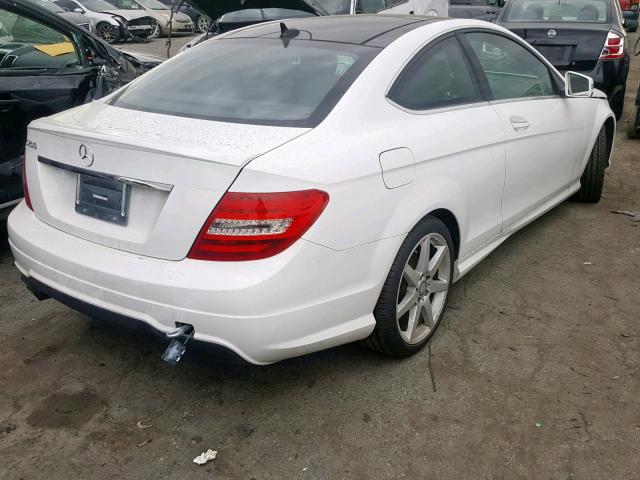 WDDGJ4HBXFG376381 - 2015 MERCEDES-BENZ C 250 WHITE photo 4