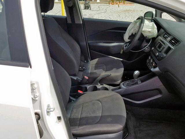 KNADM4A30E6368363 - 2014 KIA RIO LX WHITE photo 5