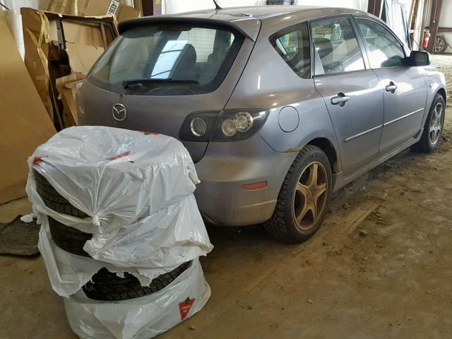 JM1BK143461522632 - 2006 MAZDA 3 HATCHBAC GRAY photo 4