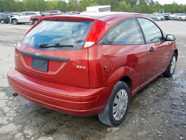 3FAFP31N35R147895 - 2005 FORD FOCUS ZX3 RED photo 4