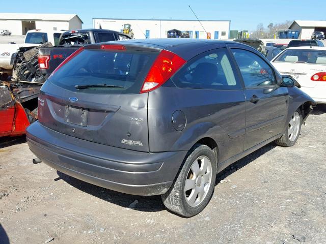 3FAFP31N45R114789 - 2005 FORD FOCUS ZX3 GRAY photo 4