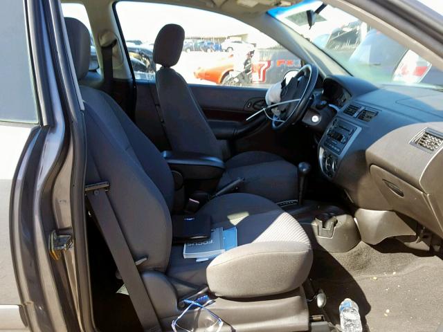 3FAFP31N45R114789 - 2005 FORD FOCUS ZX3 GRAY photo 5