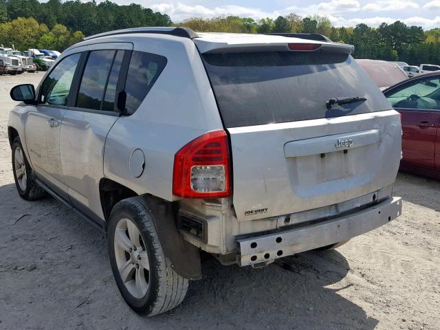 1J4NT1FA6BD213401 - 2011 JEEP COMPASS SP Күміс фото 3