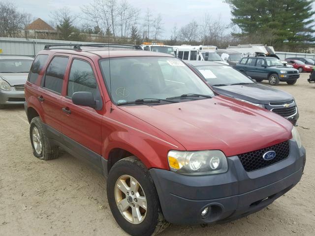 1FMYU93125KB23063 - 2005 FORD ESCAPE XLT RED photo 1