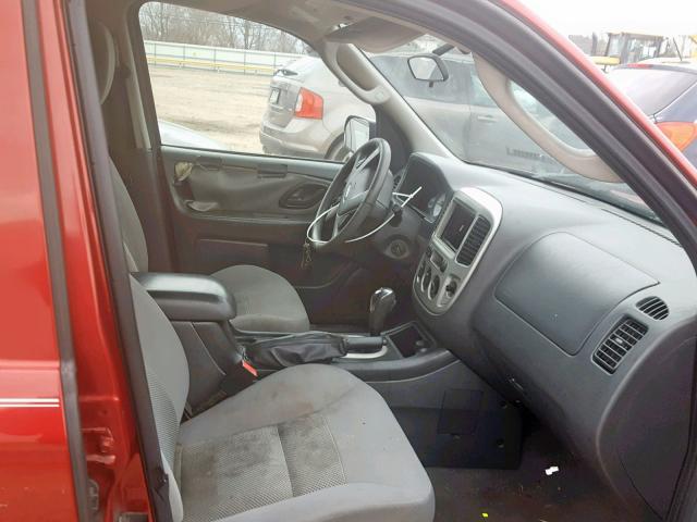 1FMYU93125KB23063 - 2005 FORD ESCAPE XLT RED photo 5