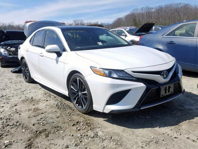 4T1B61HKXJU031460 - 2018 TOYOTA CAMRY XSE WHITE photo 1