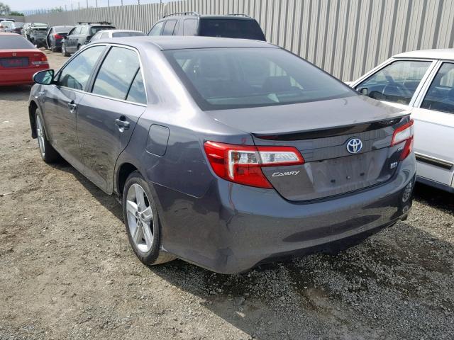 4T1BD1FK3EU130801 - 2014 TOYOTA CAMRY HYBR SILVER photo 3