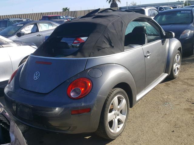 3VWSF31Y46M307543 - 2006 VOLKSWAGEN NEW BEETLE ნაცრისფერი ფოტო 4