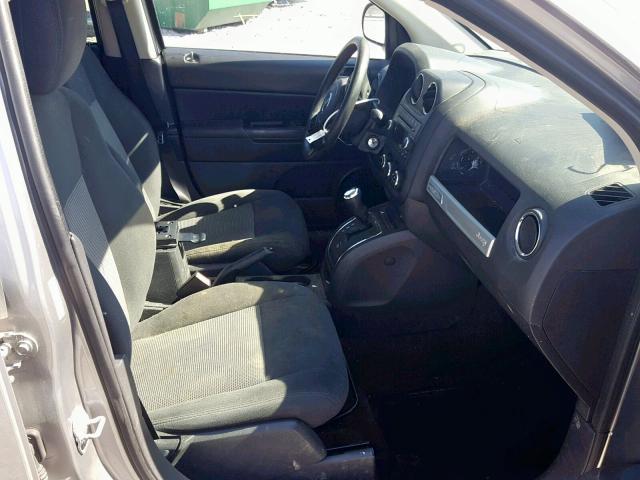 1C4NJCBA8ED882741 - 2014 JEEP COMPASS SP ვერცხლისფერი ფოტო 5