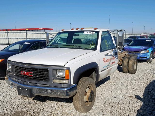 1GDJK34J9YF517014 - 2000 GMC SIERRA K35 WHITE photo 2