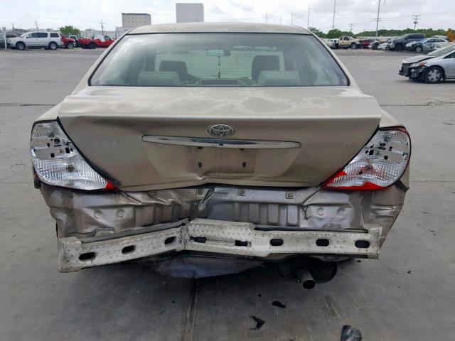 4T1BE32K42U611568 - 2002 TOYOTA CAMRY LE GOLD photo 9