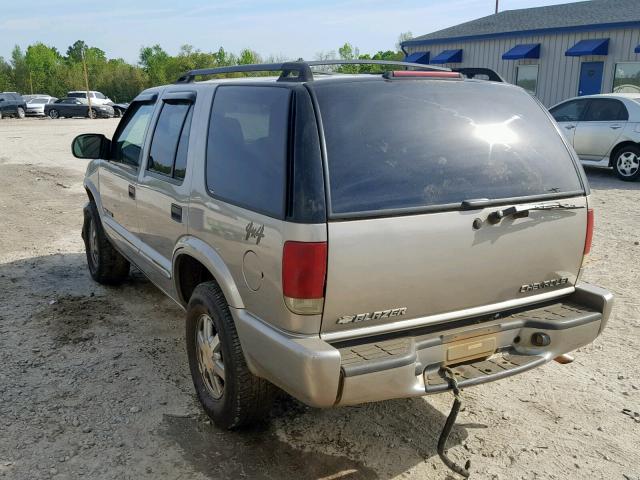 1GNDT13W52K228962 - 2002 CHEVROLET BLAZER TAN photo 3