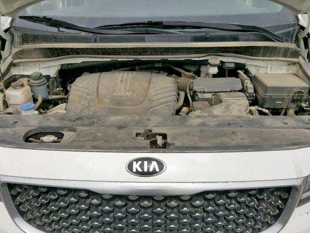 KNDMA5C12G6184610 - 2016 KIA SEDONA L WHITE photo 7