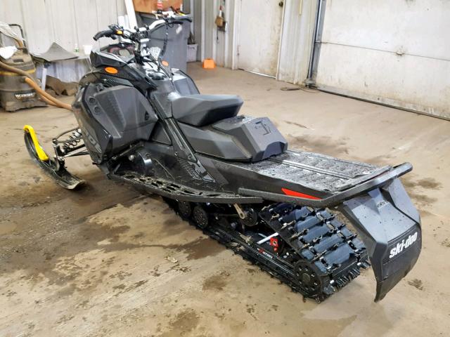 2BPSUMJE0JV000058 - 2018 SKI DOO RENEGADE BLACK photo 3