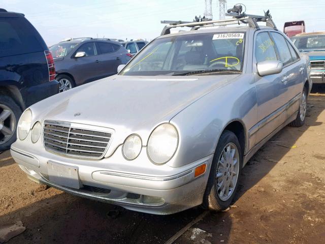 WDBJF82J42X062937 - 2002 MERCEDES-BENZ E 320 4MAT SILVER photo 2