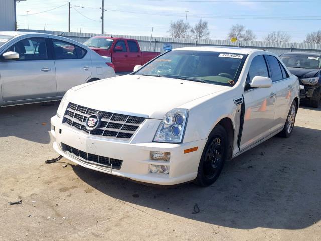 1G6DC67A180116851 - 2008 CADILLAC STS WHITE photo 2