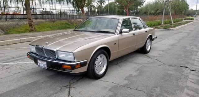 SAJHX1742RC690750 - 1994 JAGUAR XJ6 GOLD photo 3