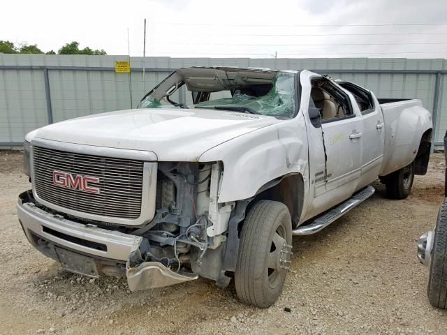 1GTJK33668F223619 - 2008 GMC SIERRA K35 WHITE photo 2