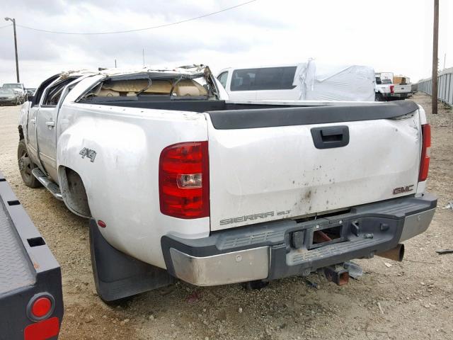 1GTJK33668F223619 - 2008 GMC SIERRA K35 WHITE photo 3