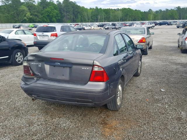 1FAFP34N75W225071 - 2005 FORD FOCUS ZX4 BEIGE photo 4