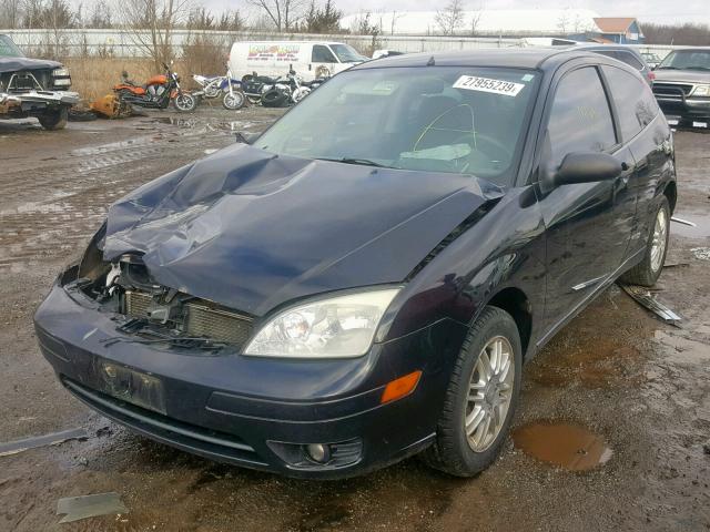 1FAFP31N97W125027 - 2007 FORD FOCUS ZX3 BLACK photo 2