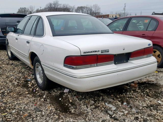 2FALP74W4TX171555 - 1996 FORD CROWN VICT WHITE photo 3