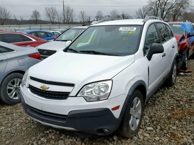 3GNAL2EK0CS563944 - 2012 CHEVROLET CAPTIVA SP WHITE photo 2