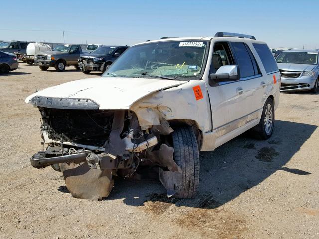 5LMFU27557LJ01869 - 2007 LINCOLN NAVIGATOR WHITE photo 2