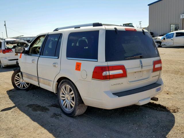 5LMFU27557LJ01869 - 2007 LINCOLN NAVIGATOR WHITE photo 3