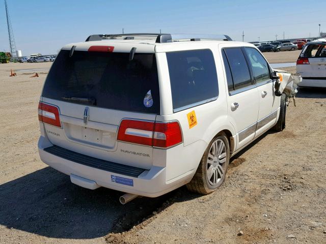 5LMFU27557LJ01869 - 2007 LINCOLN NAVIGATOR WHITE photo 4