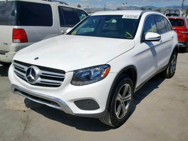 WDC0G4JB4JV057111 - 2018 MERCEDES-BENZ GLC 300 WHITE photo 2