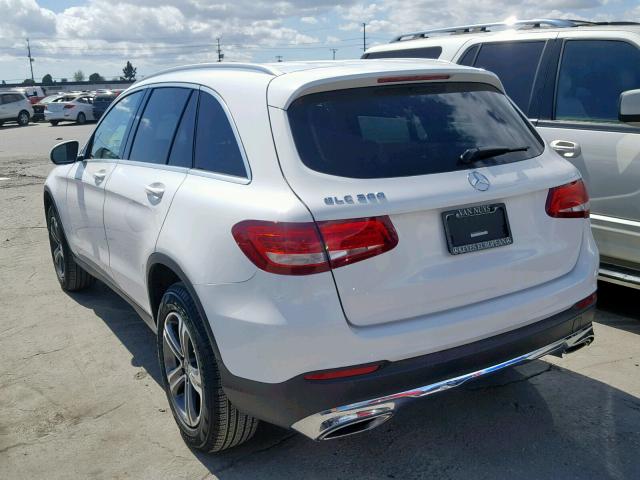 WDC0G4JB4JV057111 - 2018 MERCEDES-BENZ GLC 300 WHITE photo 3