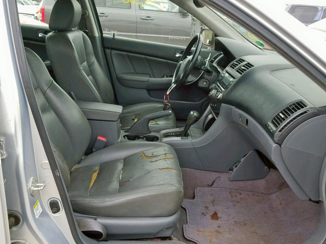 JHMCN36405C010638 - 2005 HONDA ACCORD HYB SILVER photo 5