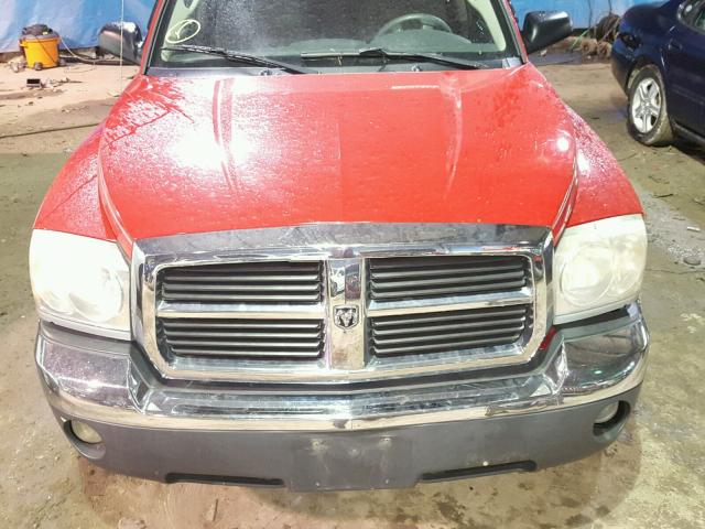 1D7HW48K35S169025 - 2005 DODGE DAKOTA QUA RED photo 7