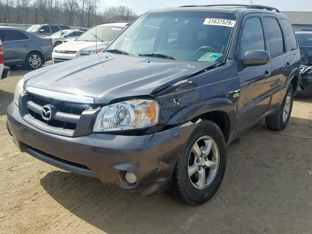 4F2YZ04195KM50141 - 2005 MAZDA TRIBUTE S GRAY photo 2