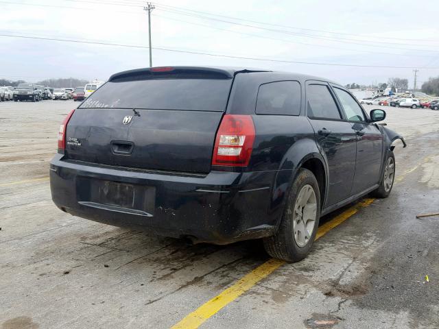 2D4FV47T17H676498 - 2007 DODGE MAGNUM SE BLACK photo 4