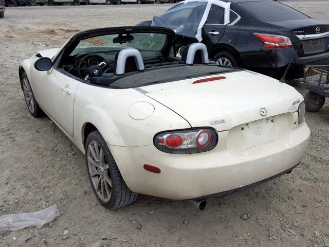 JM1NC25F560111531 - 2006 MAZDA MX-5 MIATA WHITE photo 3