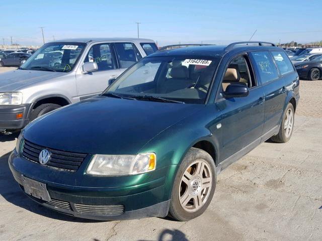 WVWJH63B41E036842 - 2001 VOLKSWAGEN PASSAT GLX GREEN photo 2