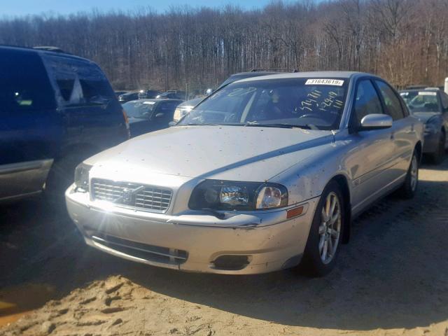 YV1TH59H141375983 - 2004 VOLVO S80 2.5T SILVER photo 2