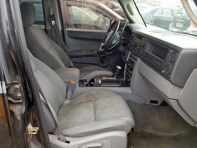 1J8HG48K26C143608 - 2006 JEEP COMMANDER BLACK photo 5