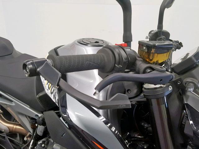 VBKTU6402KM739007 - 2019 KTM MOTORCYCLE BLACK photo 17